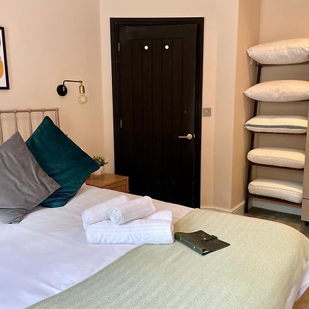 Pillow Menu! 1 Bed Garden Flat Finsbury Park Londra Esterno foto