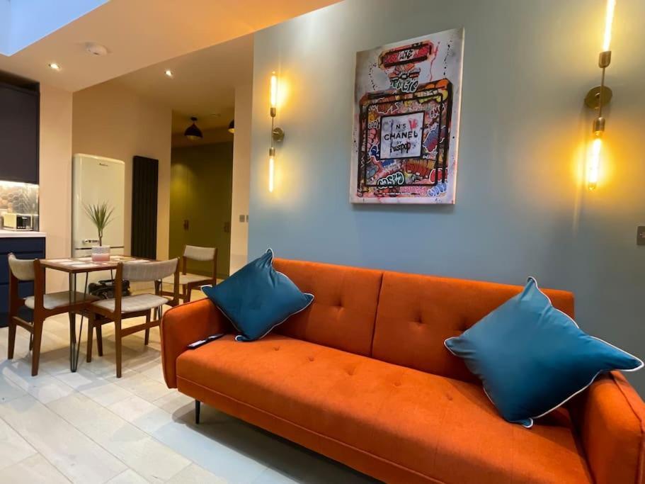 Pillow Menu! 1 Bed Garden Flat Finsbury Park Londra Esterno foto