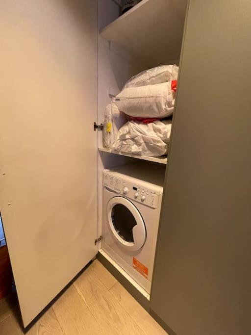 Pillow Menu! 1 Bed Garden Flat Finsbury Park Londra Esterno foto